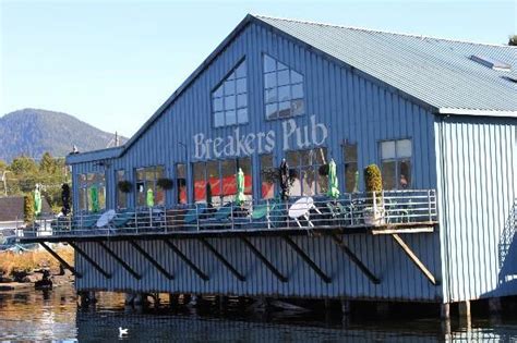 breakers pub reviews