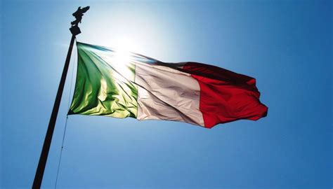 breve ricerca sulla bandiera italiana