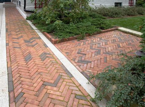 brick curbing