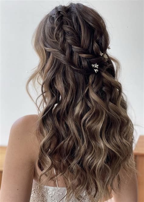 43 Half Up Half Down Hairstyles That Perfect For A Rustic Wedding