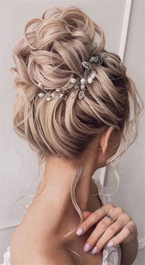 Fresh Bridal Hair Up Ideas For Bridesmaids