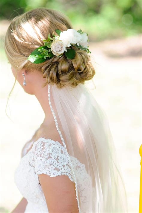  79 Stylish And Chic Bridal Hair With Veil Underneath For Short Hair