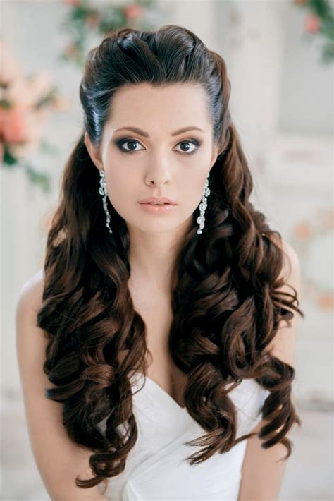  79 Stylish And Chic Bridal Hairstyle For Curly Hair For Wedding For New Style