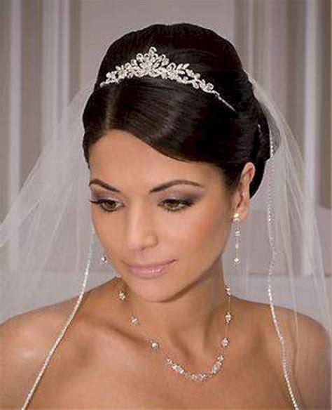 Fresh Bride Hairstyles With Veil And Tiara For Short Hair