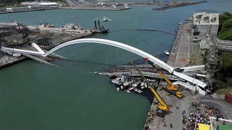 bridge collapsed today in japan