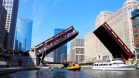 bridge that lifts up for boats