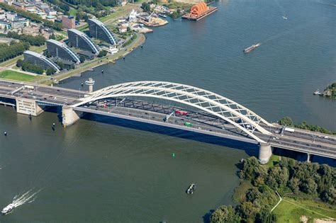 brienenoordbrug openingstijden