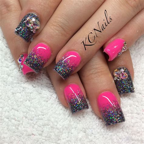 Pink & grey 🆕💓 nails pinkandgrey grey pink glitternail shortnails