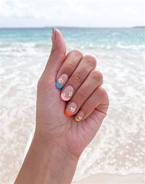Bright Nails For Vacation