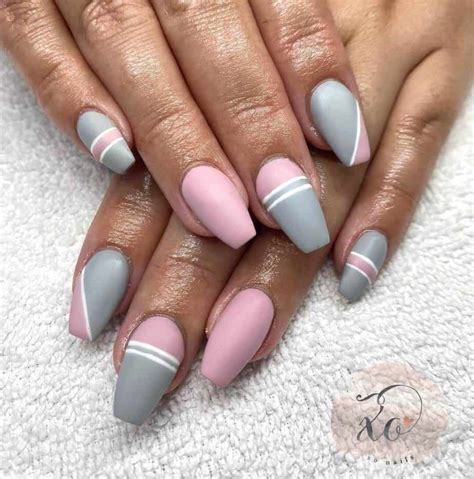 Pink & grey 🆕💓 nails pinkandgrey grey pink glitternail shortnails