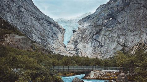 briksdalsbreen glacier