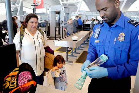 bring food through airport security