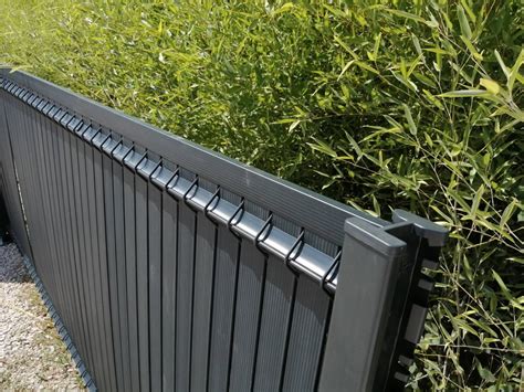 Brisevue en lamelles rigides en PVC STOCKCLOTURE à Marignane