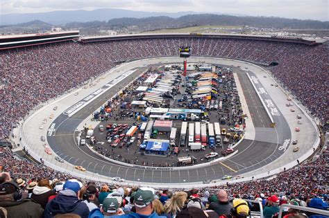 bristol motor speedway facts