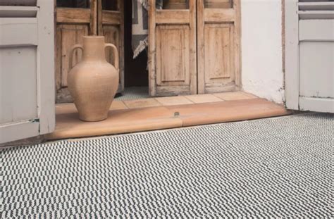 Die brandneuen Kunststoff Teppiche von Brita Sweden werden aus weicher