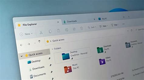broadcast to improve the Windows File Explorer :