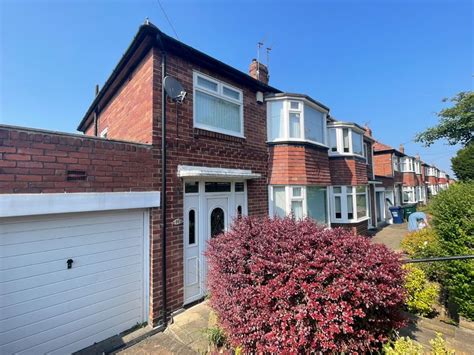 Broadway West Gosforth