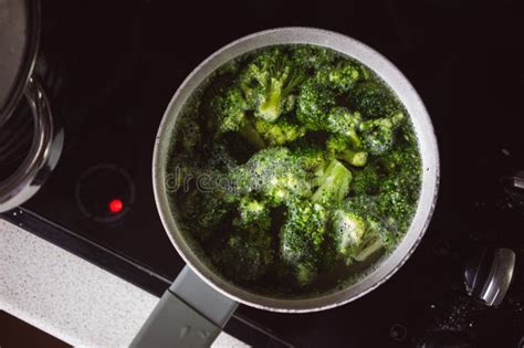 Broccoli Pot Cooking