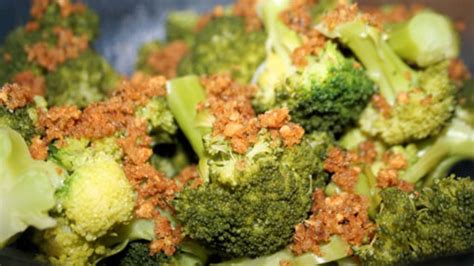 Broccoli Garlic Bread Crumbs