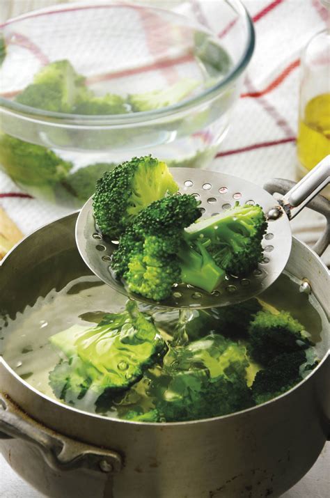 Cómo cocer brócoli (hervido en agua o brócoli al vapor) PequeRecetas