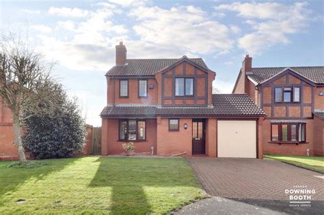 Bromley Close Burton