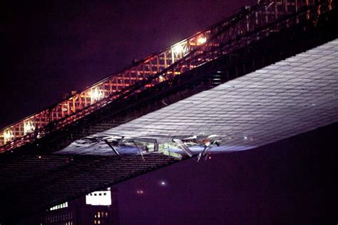 brooklyn bridge hit by boat