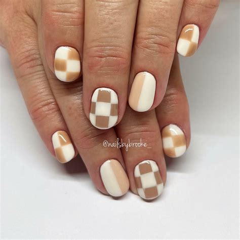 Brown Checkered Nails Square