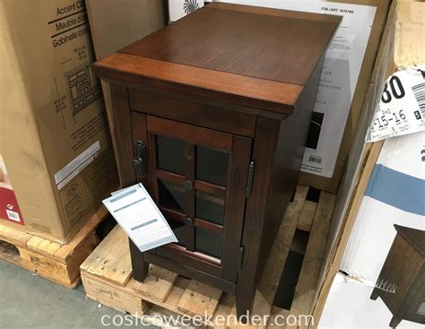 Broyhill Chairside Table