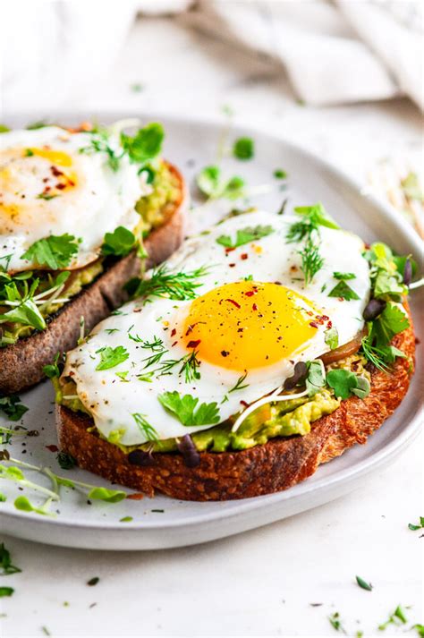 toast with eggs