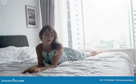 brunette temptations