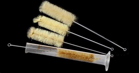 brush to clean test tubes