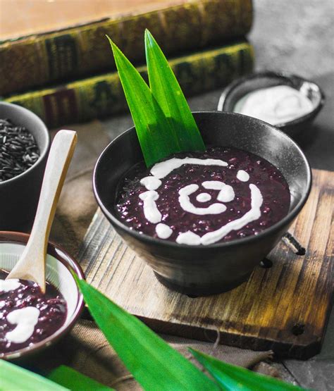 Bubur Pulut Hitam Rasa Manis Berlemak, Paling Sedap. Kenyang Dibuatnya Tau.
