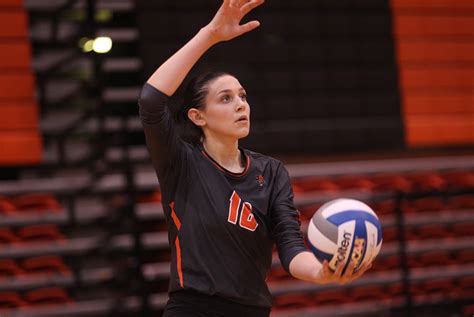 Women’s Volleyball falls to SUNY Cortland in return to Sports Arena, 3