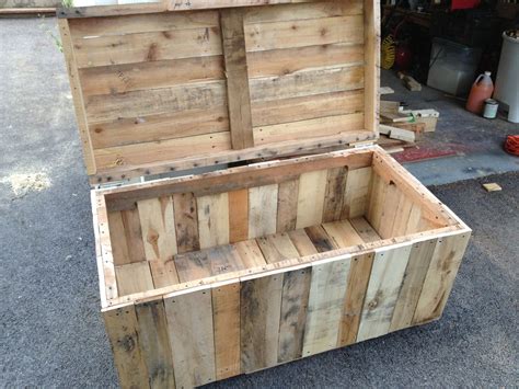 Cheap Pallet Storage Projects You Can Make Yourself(21