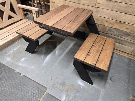 Build A Small Picnic Table