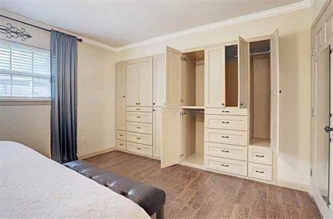 Built In Cabinet Bedroom Design