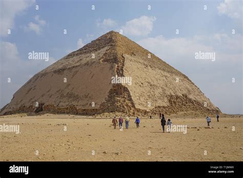 built under pharaoh sneferu