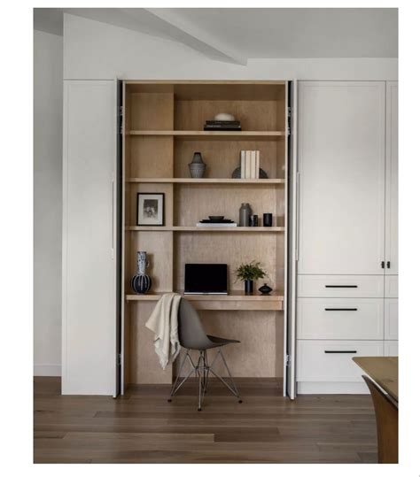 Built-in desk in a terraced house bedroom