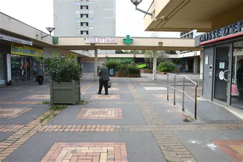 bureau de tabac place jean moulin reims