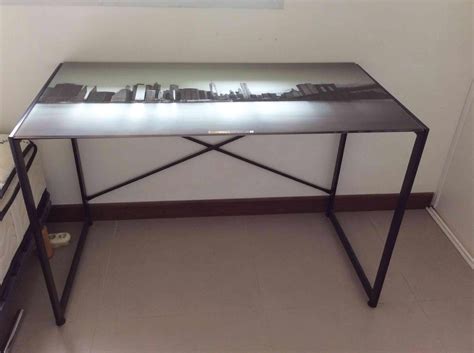 bureau verre et metal