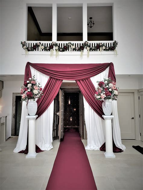 2021 Wedding Color Scheme Trends Burgundy and White