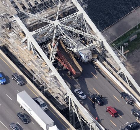 burlington skyway bridge closure