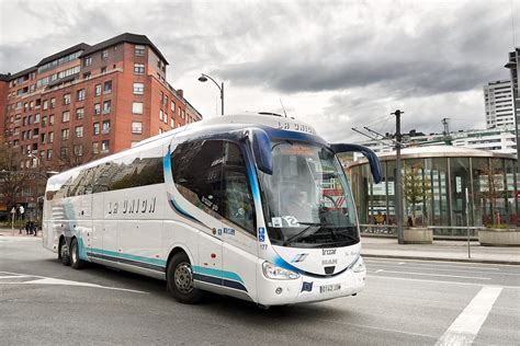 bus from bilbao airport to pamplona
