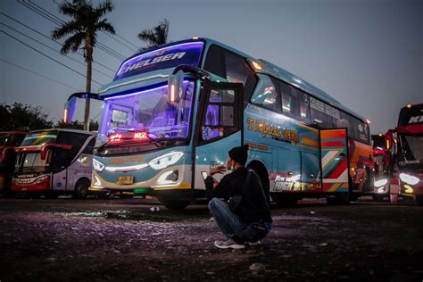 Bus Malam Indonesia