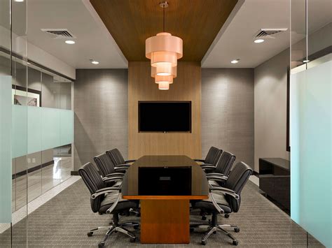 Corporate Office Interior Breaks the Monotony and Boring Environment