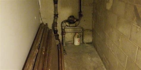 Busted pipe under my house... YouTube