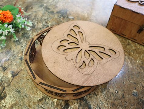 Download butterfly-box SVG
