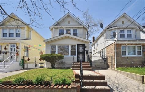 buy house in queens