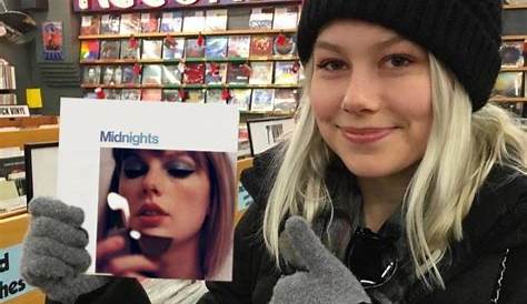 Buzzfeed Taylor Swift Phoebe Bridgers Quiz On First Time Texting "It Was