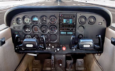 c172 cockpit layout